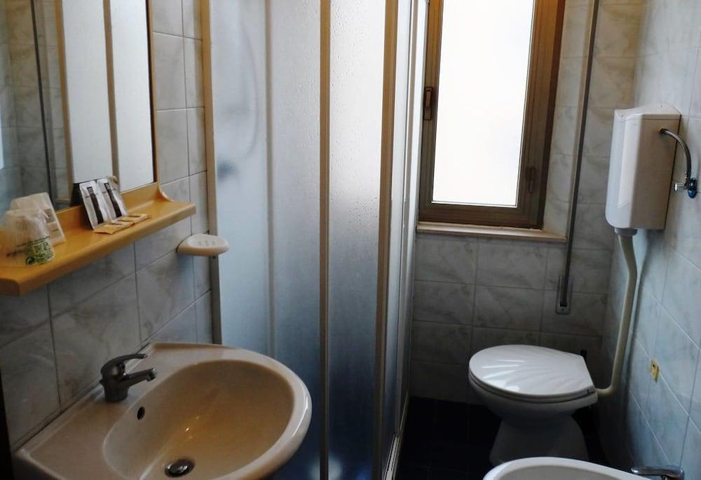 Hotel La Dolce Vita Ріміні Екстер'єр фото